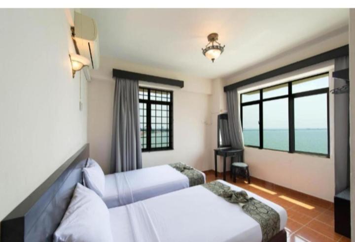 Cozy Seaview Glory Beach Resort Anc Port Dickson Exterior foto